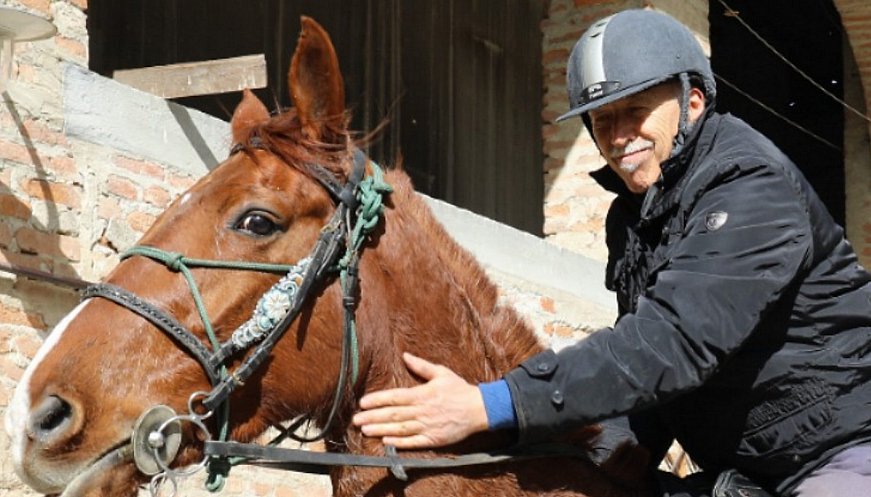 On Call With Italy's Horseback Doctor