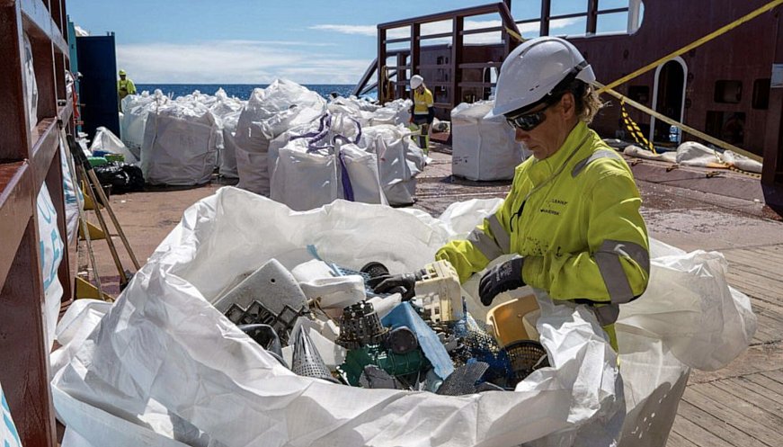 Ocean Cleanup Group Removes Record 25,000 Pounds Of Trash From Great Pacific Garbage Patch In One Extraction